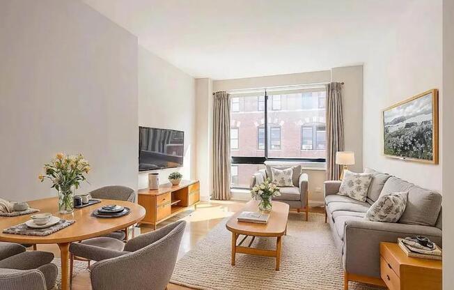 537 W 27 ST