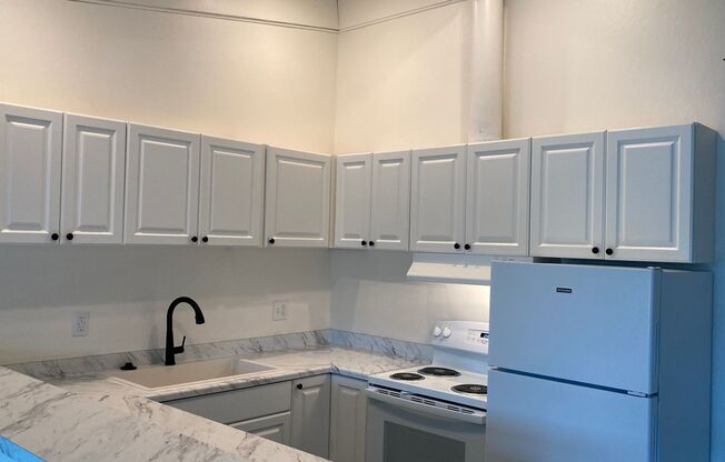 1 bed, 1 bath, 605 sqft, $1,295, Unit 53