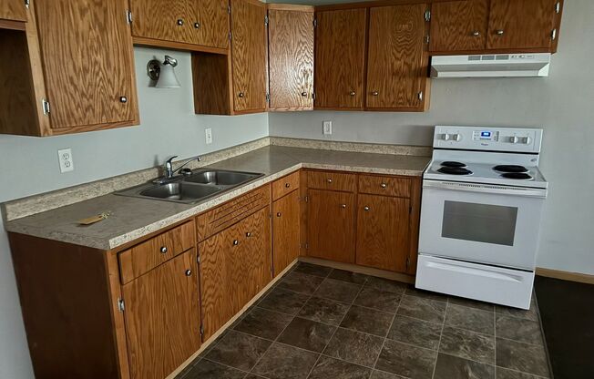 1 bed, 1 bath, $815, Unit 4