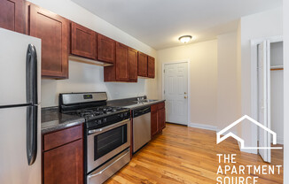 957 W Cornelia Ave 2