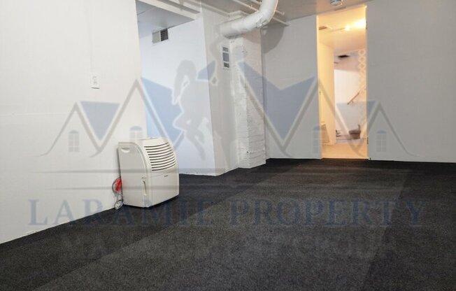 705 E 6 ST