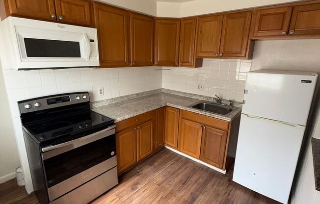 1Bedroom RENOVATED Duplex With Washer/Dryer