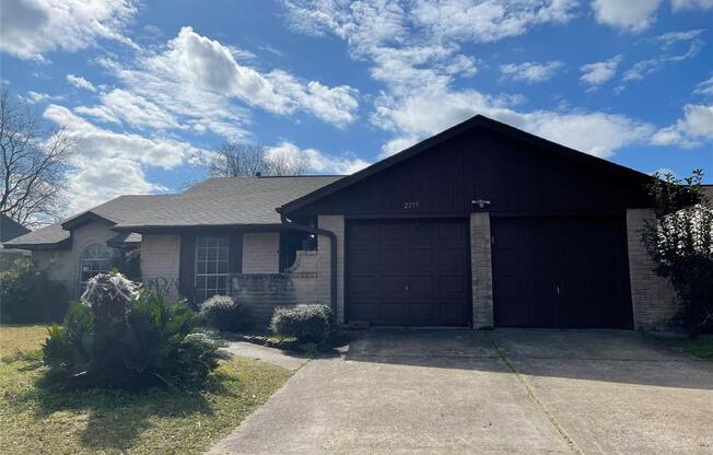 2215 WINTER BAY LN