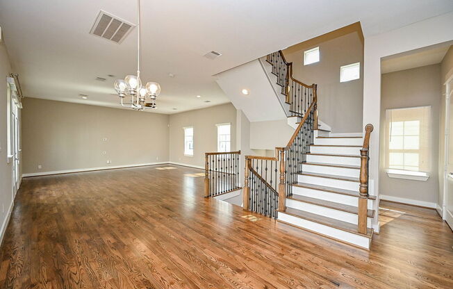 3 beds, 3.5 baths, 2,427 sqft, $2,900, Unit C