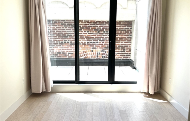 2 beds, 2 baths, 891 sqft, $4,200, Unit 7O8