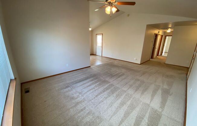 3 Bedroom Home on Cul-De-Sac for Rent!