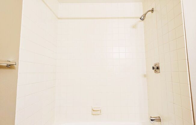 1 bed, 1 bath, 643 sqft, $1,275, Unit 227