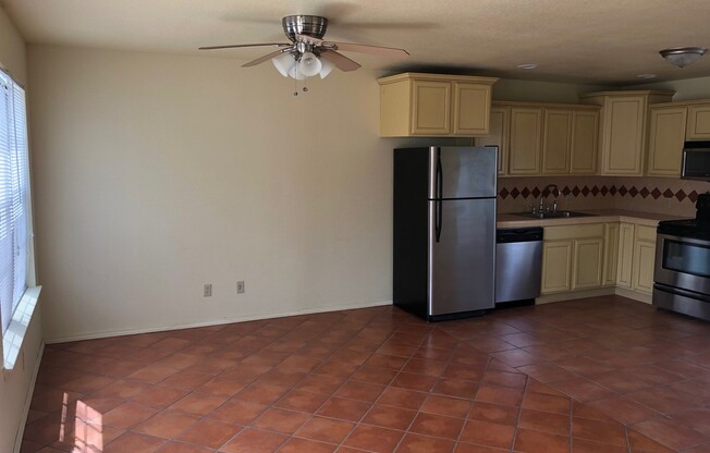 1 bed, 2 baths, 850 sqft, $1,045, Unit Cliff 254