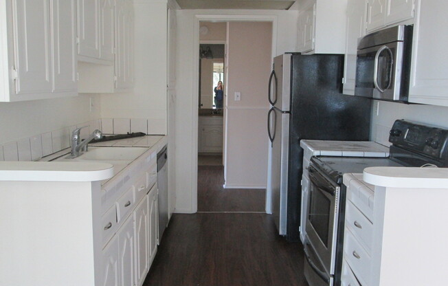 2 beds, 2 baths, $2,750, Unit # 401