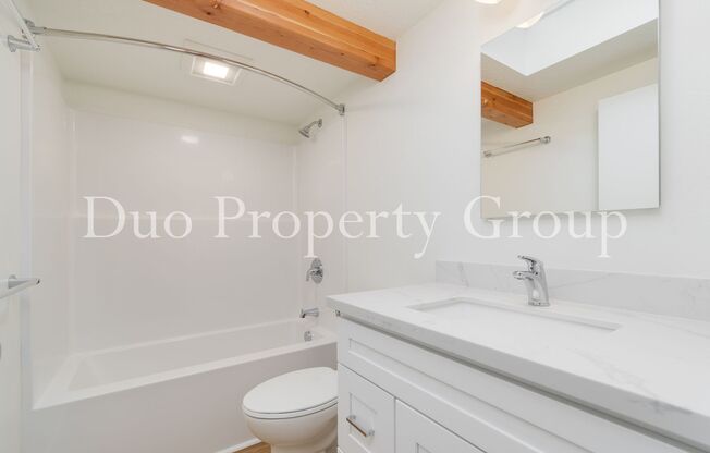 2 beds, 1.5 baths, $2,095, Unit A