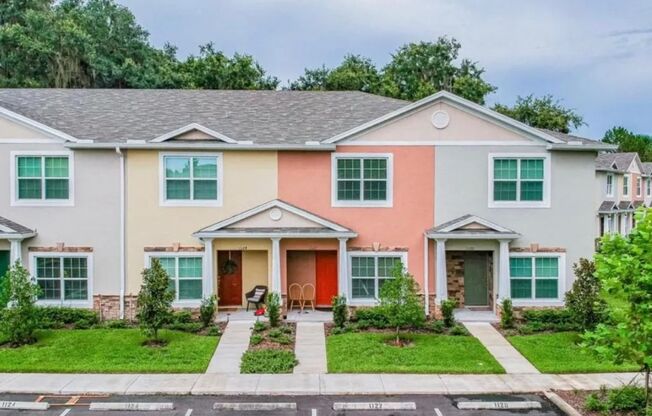 1122 Hillhurst Drive