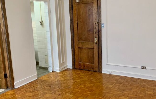 Studio, 1 bath, 300 sqft, $1,275, Unit 530-312