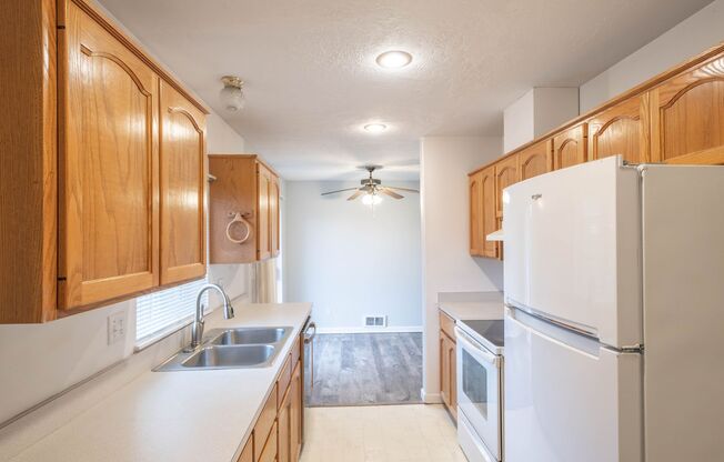 2 beds, 1 bath, 819 sqft, $1,295, Unit 1045