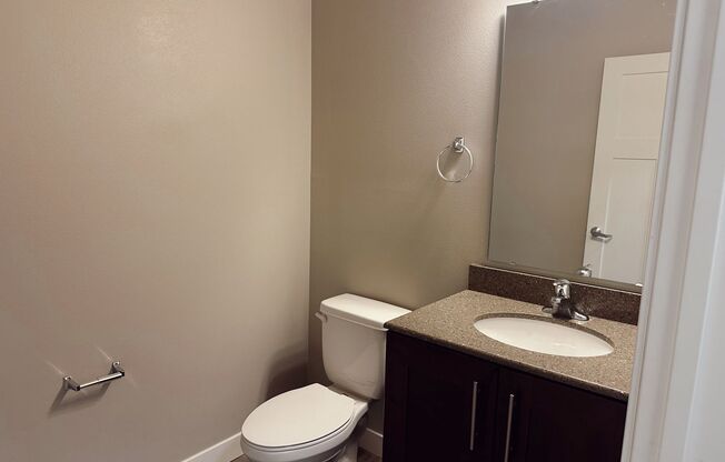 1 bed, 1.5 baths, $1,250, Unit 130