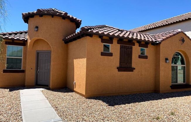 Nice 3 bedroom 2 bath plus den!