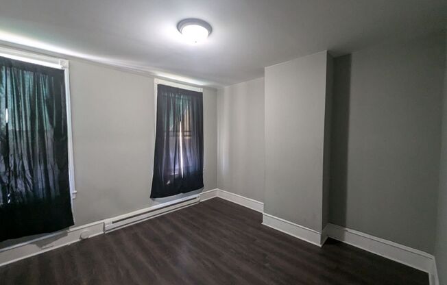 3 beds, 1 bath, $1,250