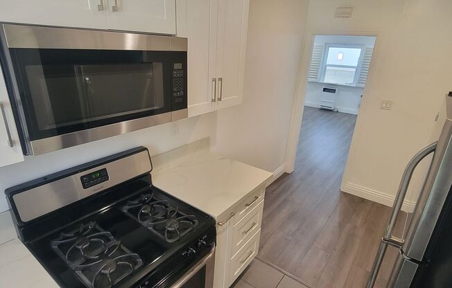 Studio, 1 bath, 500 sqft, $2,095, Unit 825-02