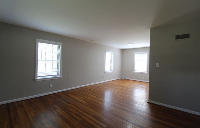 2 Bedroom 1 Bath Duplex In The Waldo Area