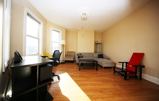32 GAY HEAD ST