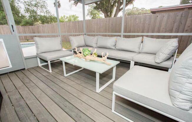 3/2 Pool Home South Tampa Available NOW !!