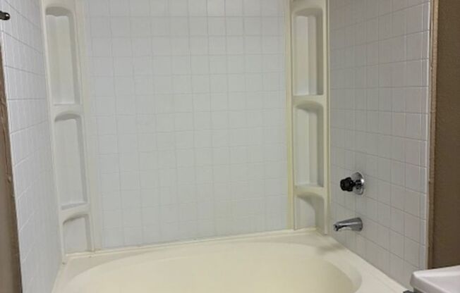 1 bed, 1 bath, 575 sqft, $1,215