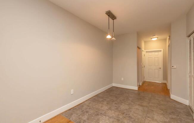 1 bed, 1 bath, 746 sqft, $1,190