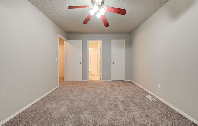 2 beds, 2.5 baths, $950, Unit UNIT 132