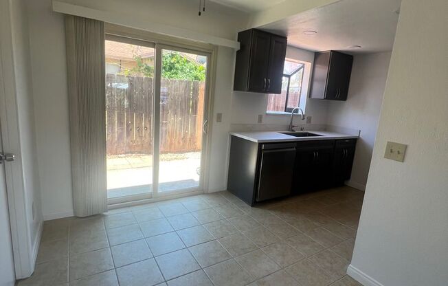 PERSIMMON AVENUE (8 units)
