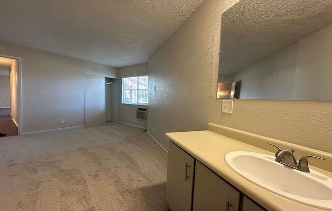 2 beds, 2 baths, $1,550, Unit 01