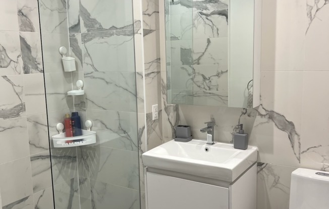 35 ALT LEXINGTON AVE