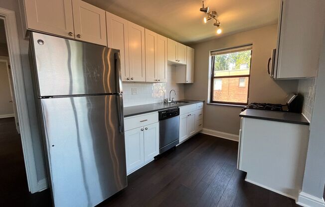 3 beds, 1 bath, 1,000 sqft, $2,190, Unit 6236 Fifth Ave. #306C