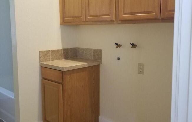 1 bed, 1 bath, 600 sqft, $1,250, Unit 01