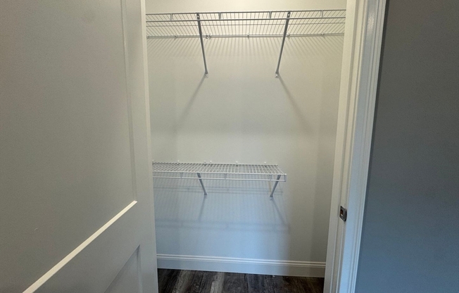 2 beds, 1 bath, $2,800, Unit 301