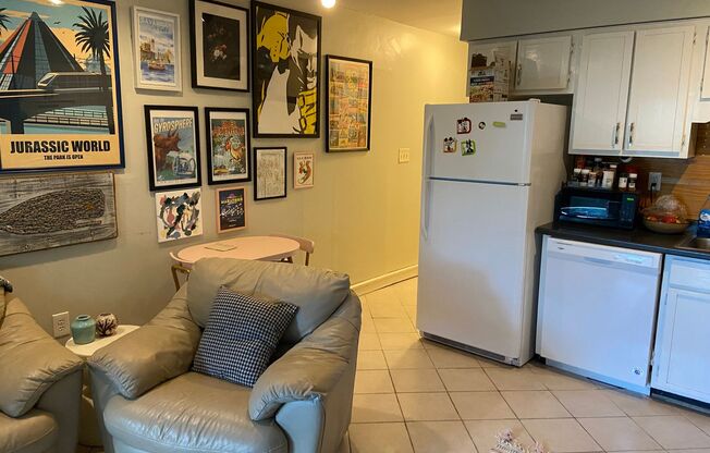 1 bed, 1.5 baths, $1,700, Unit 207