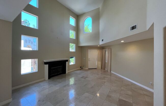 Cul-de-sac, family room, community pool + MORE!