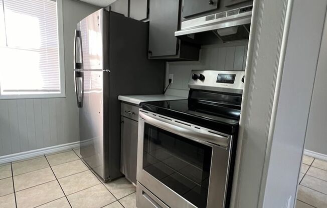 1 bed, 1 bath, 765 sqft, $750, Unit A10