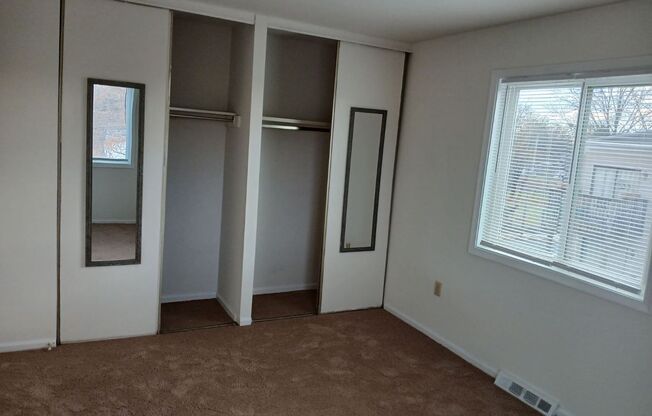 2 beds, 1 bath, $1,650, Unit 522B