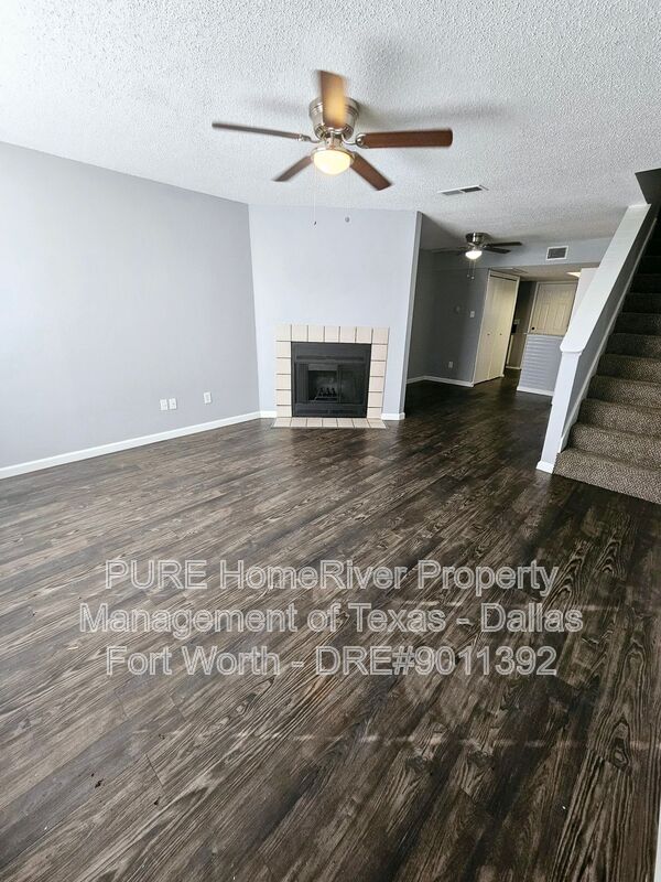 4004 W PIONEER DR