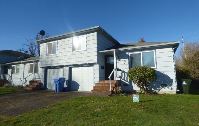 Yenste01 - 955-985 Fir St S