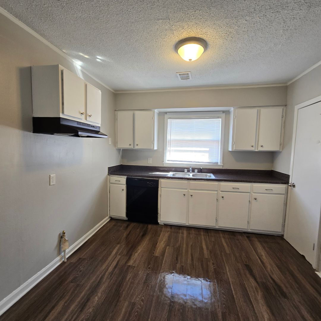 Welcome home to 1370 Isabelle, Memphis TN.