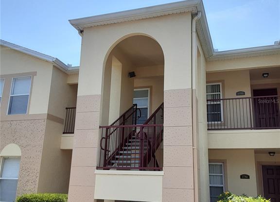 2774 CLUB CORTILE CIR