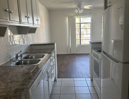 2 beds, 2 baths, 1,000 sqft, $2,895, Unit 205