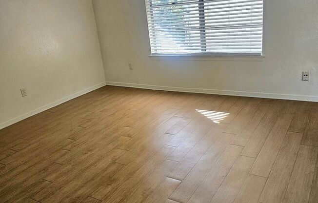 2 beds, 1 bath, 900 sqft, $1,145, Unit ELP2202-333