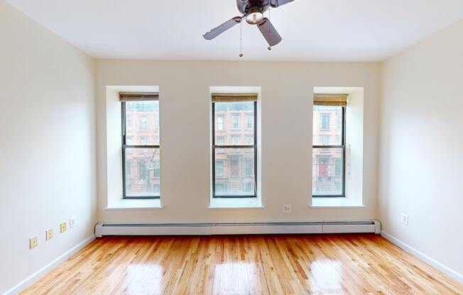 262 W 132 ST