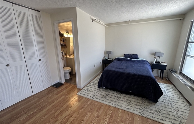 1 bed, 1.5 baths, 700 sqft, $3,600, Unit 810