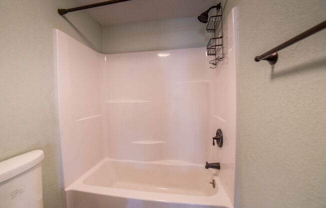 2 beds, 1 bath, $1,050