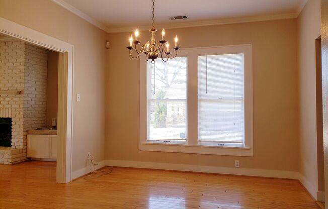 1920s 3 Bed, 2 Bath Bungalow in Vickery Place!