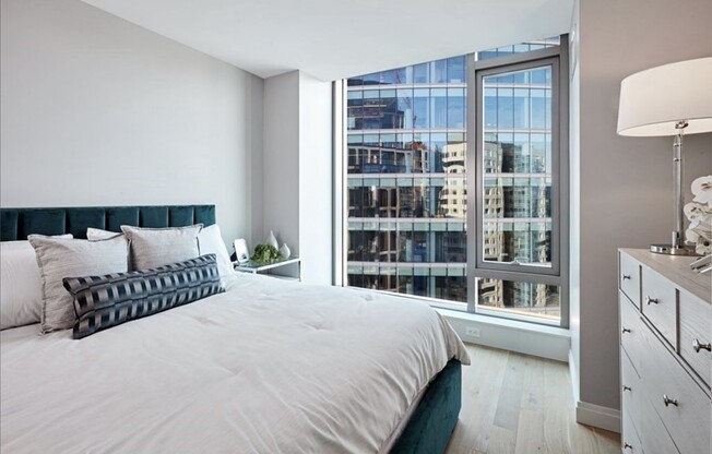 1 bed, 1 bath, 672 sqft, $5,200, Unit 1801