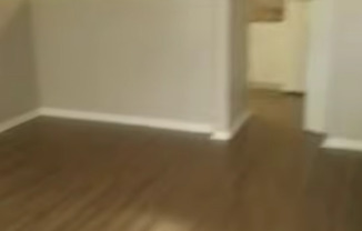 2 beds, 1 bath, 870 sqft, $925, Unit 360 BB10