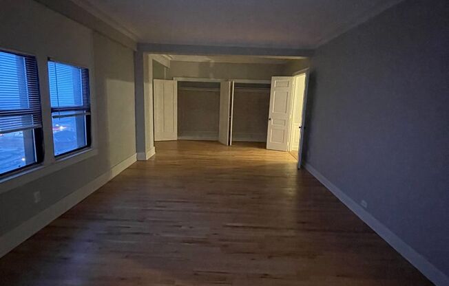 3 beds, 2.5 baths, 2,130 sqft, $3,024, Unit 1200